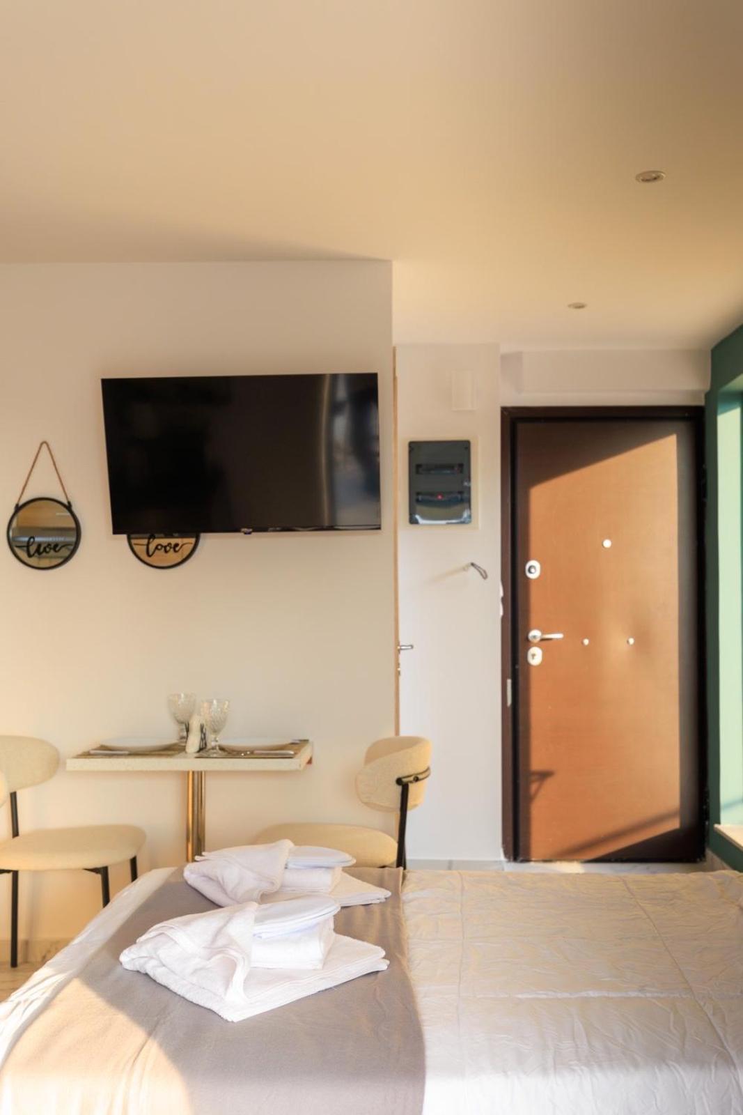 Aiolos Super Lux Suite Jucuzzi Nea Smyrni Centre 雅典 外观 照片