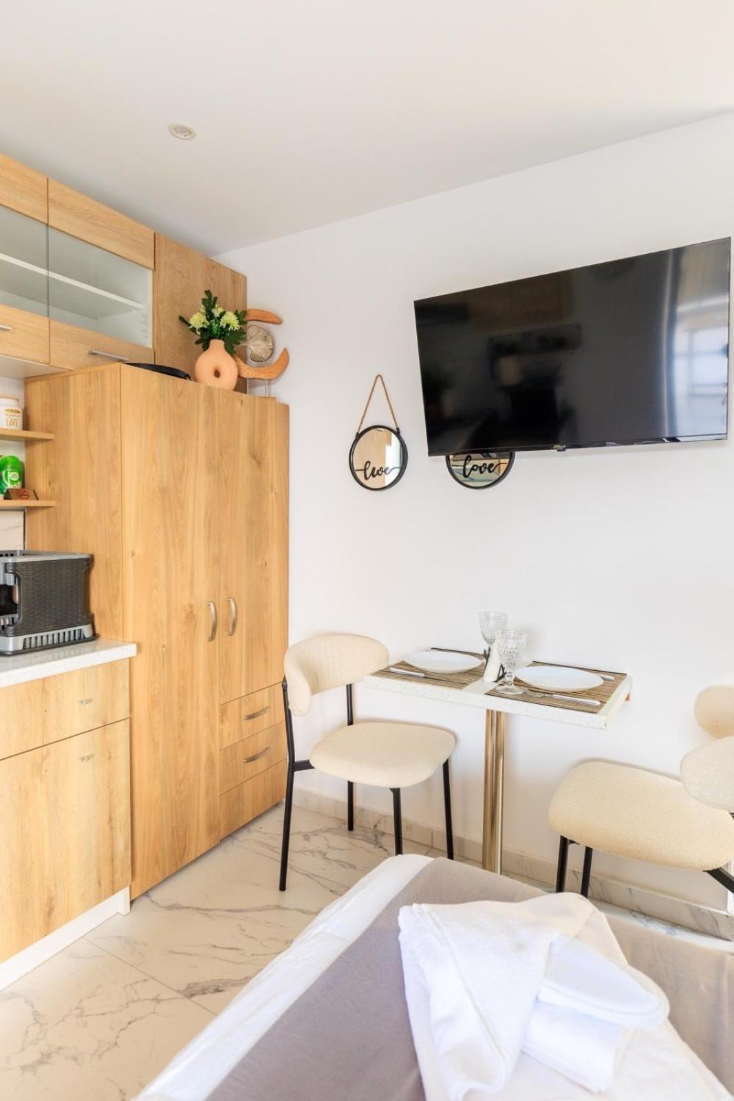 Aiolos Super Lux Suite Jucuzzi Nea Smyrni Centre 雅典 外观 照片