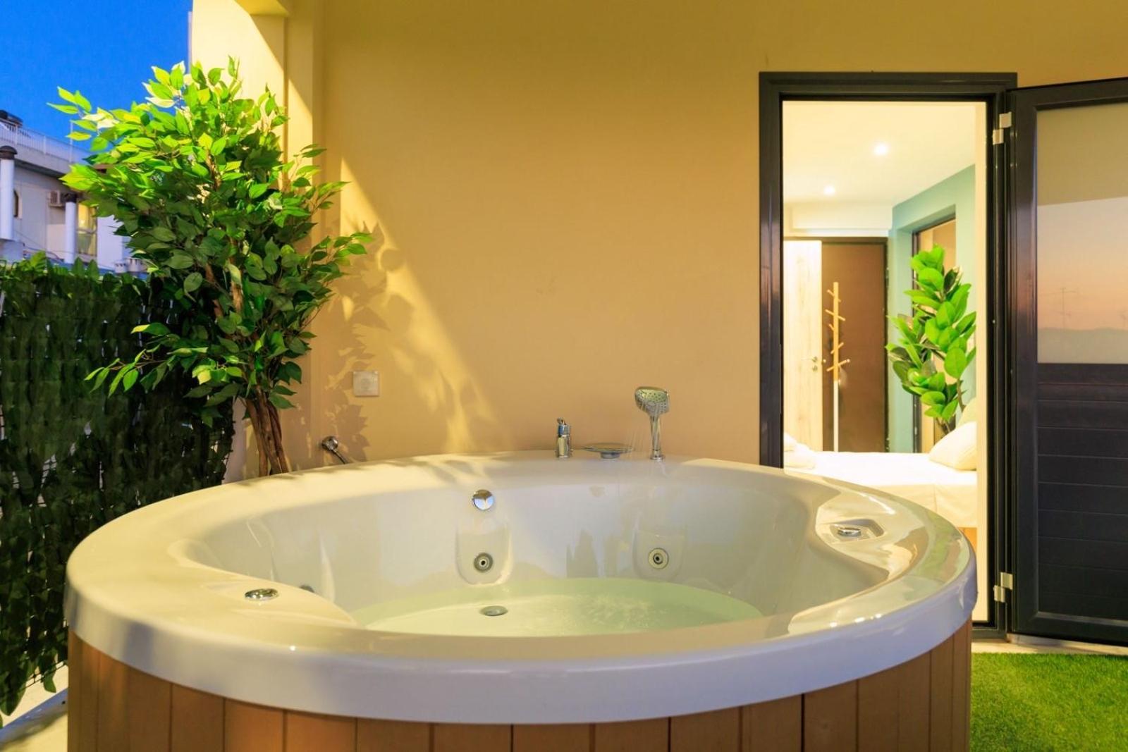 Aiolos Super Lux Suite Jucuzzi Nea Smyrni Centre 雅典 外观 照片
